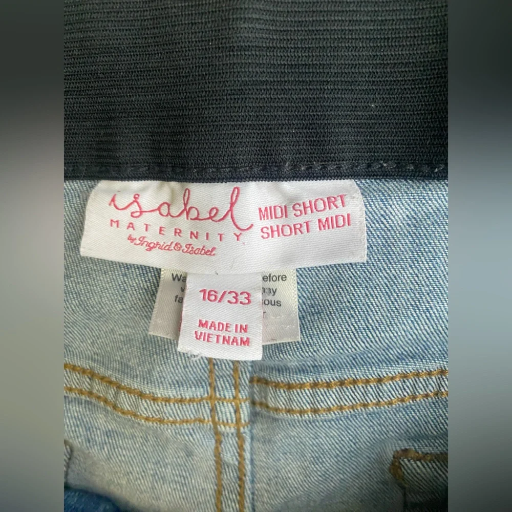 Maternity Shorts - Picture 4 of 15